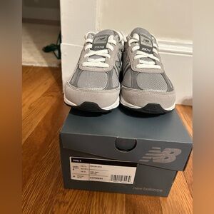 New Balance 990v4, US kids 6, it has never been used , new with box